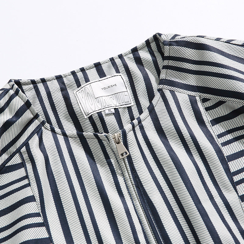 Loose-fitting padded jacket with contrasting borders and stripes
