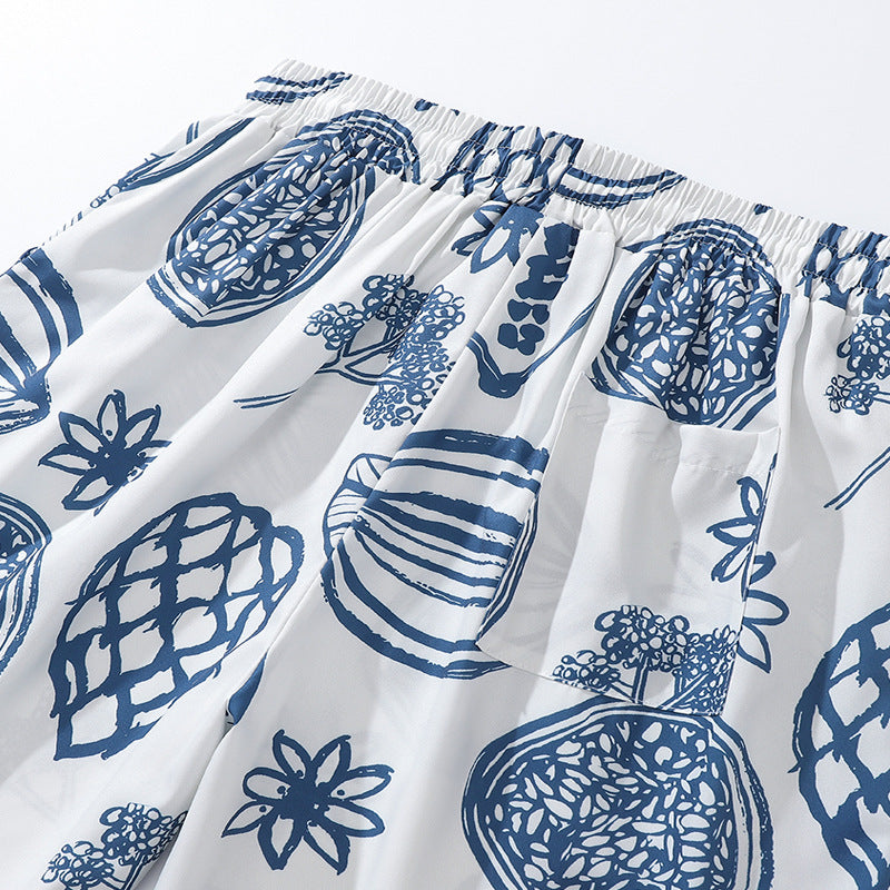 Leaf print shorts