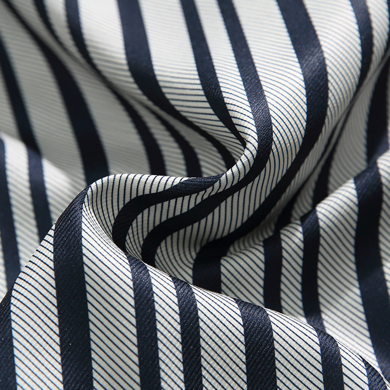 Loose-fitting padded jacket with contrasting borders and stripes