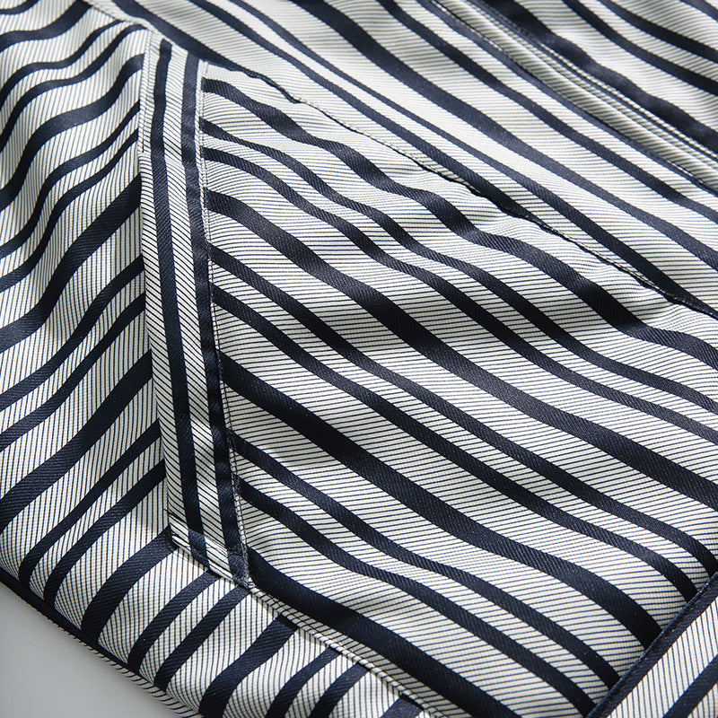 Loose-fitting padded jacket with contrasting borders and stripes