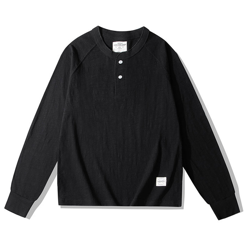 Available in various colors, this slub fabric henley raglan T-shirt
