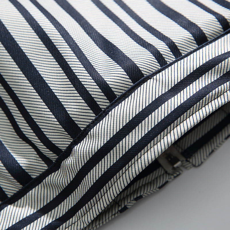 Loose-fitting padded jacket with contrasting borders and stripes