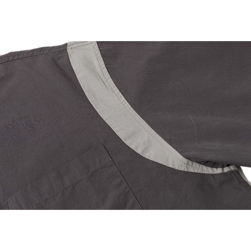 Classic short-sleeved work shirt with contrasting sleeves