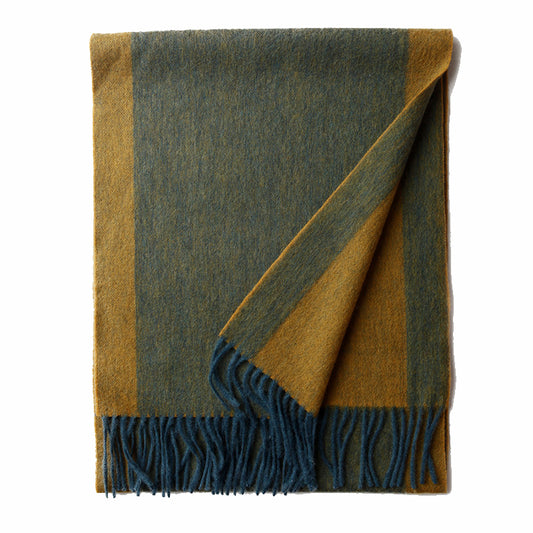 Thick, warm wool scarf with double collar