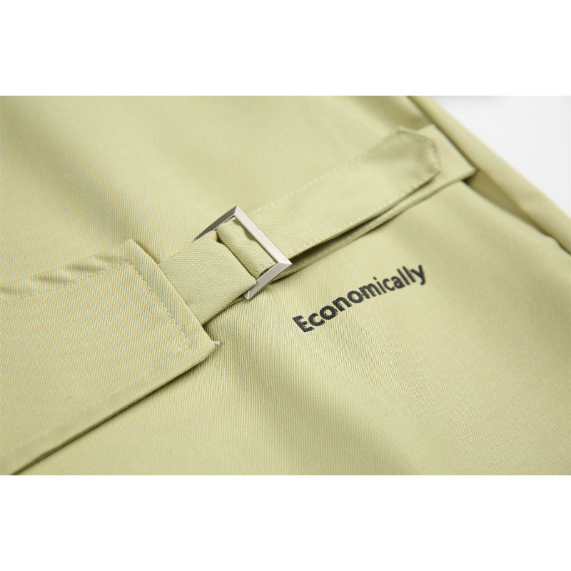 A simple, easy-to-match plain short-sleeved work shirt