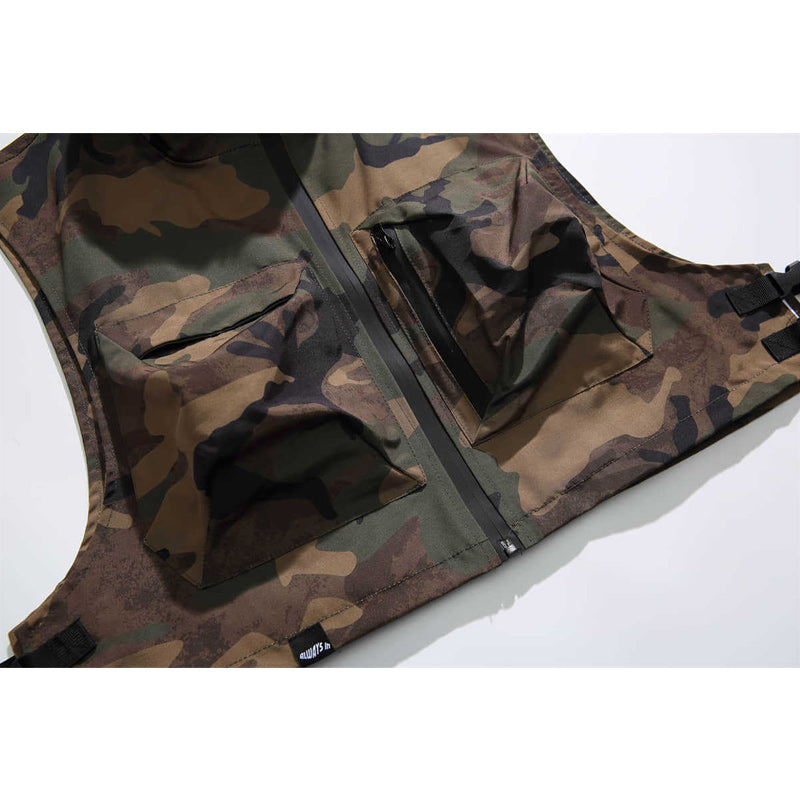 Camouflage high-neck functional vest and plain sweatshirt ensemble