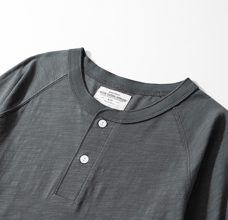 Available in various colors, this slub fabric henley raglan T-shirt