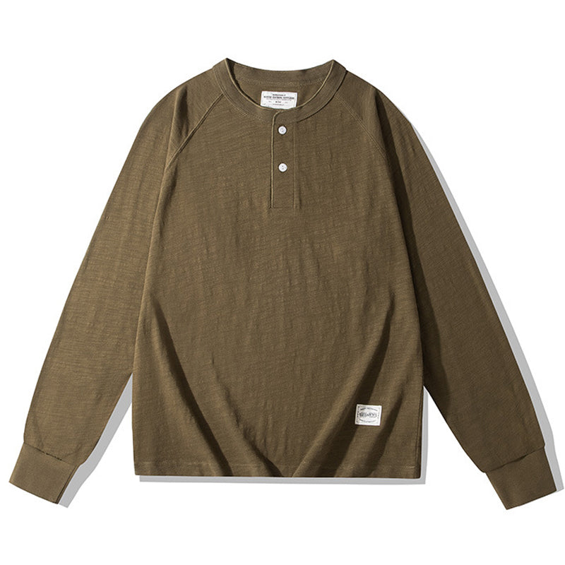 Available in various colors, this slub fabric henley raglan T-shirt