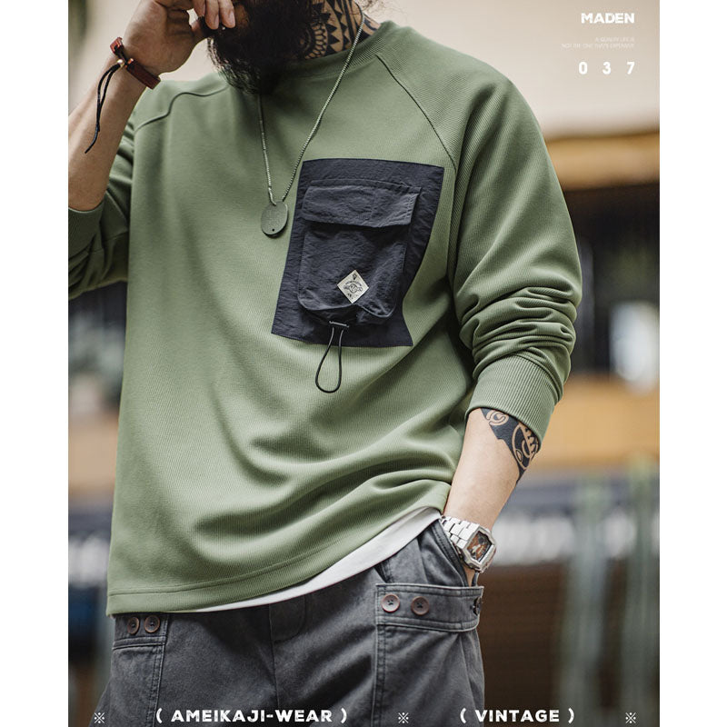 Color-coordinated pocket and switching functional inner long-sleeved T-shirt