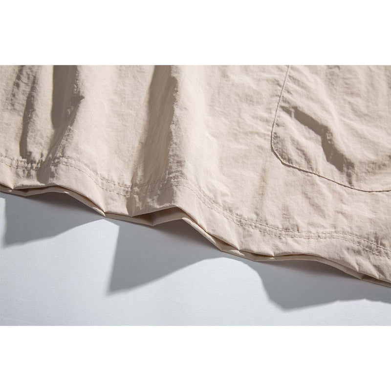 Loose silhouette polo shirt with loop wood buttons