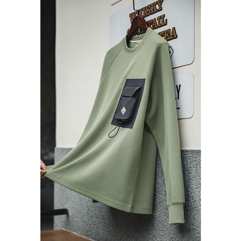 Color-coordinated pocket and switching functional inner long-sleeved T-shirt