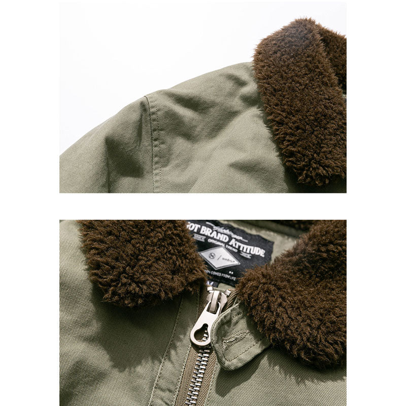 Casual, loose-fitting, plain coat with a turn-down collar.