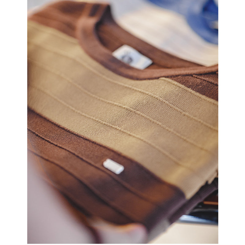"3D-STRIPE" Border Pattern Linen-Like Knit Tee
