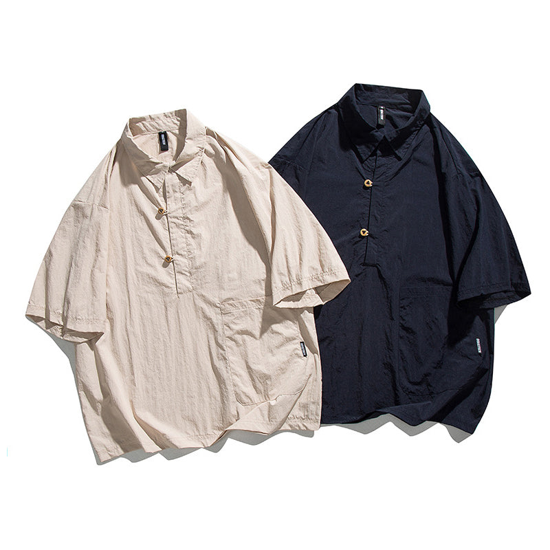 Loose silhouette polo shirt with loop wood buttons