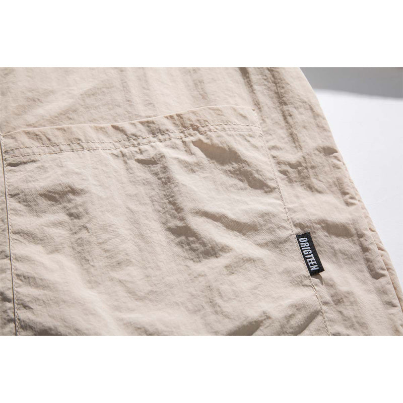 Loose silhouette polo shirt with loop wood buttons