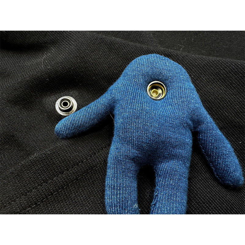 Heavyweight cotton tee with smiley doll keychain
