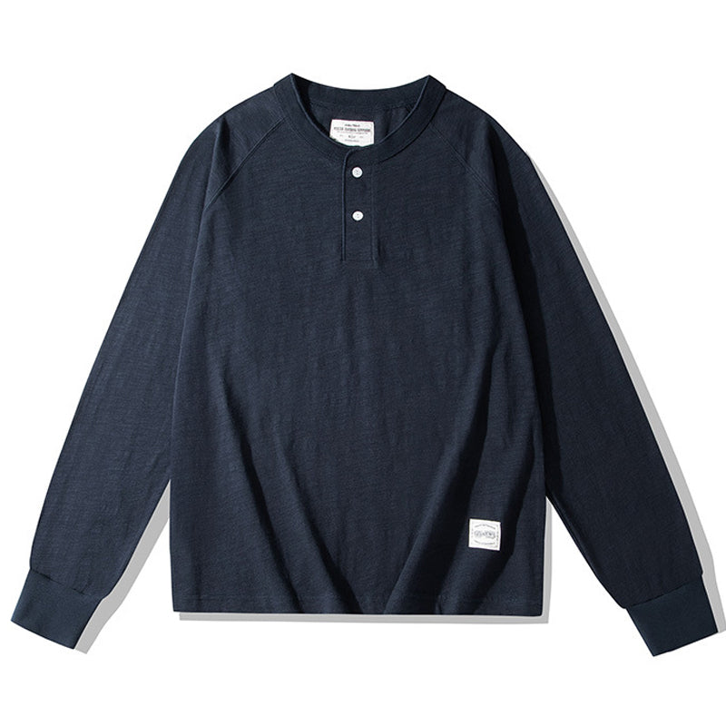 Available in various colors, this slub fabric henley raglan T-shirt