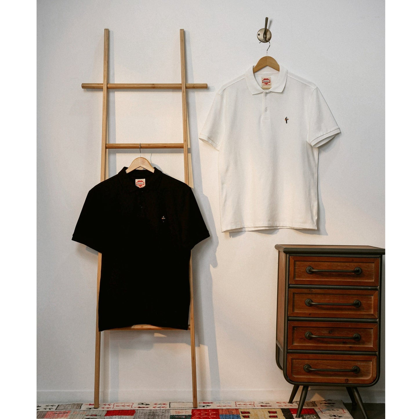 "Man playing guitar" mini embroidered pique polo shirt