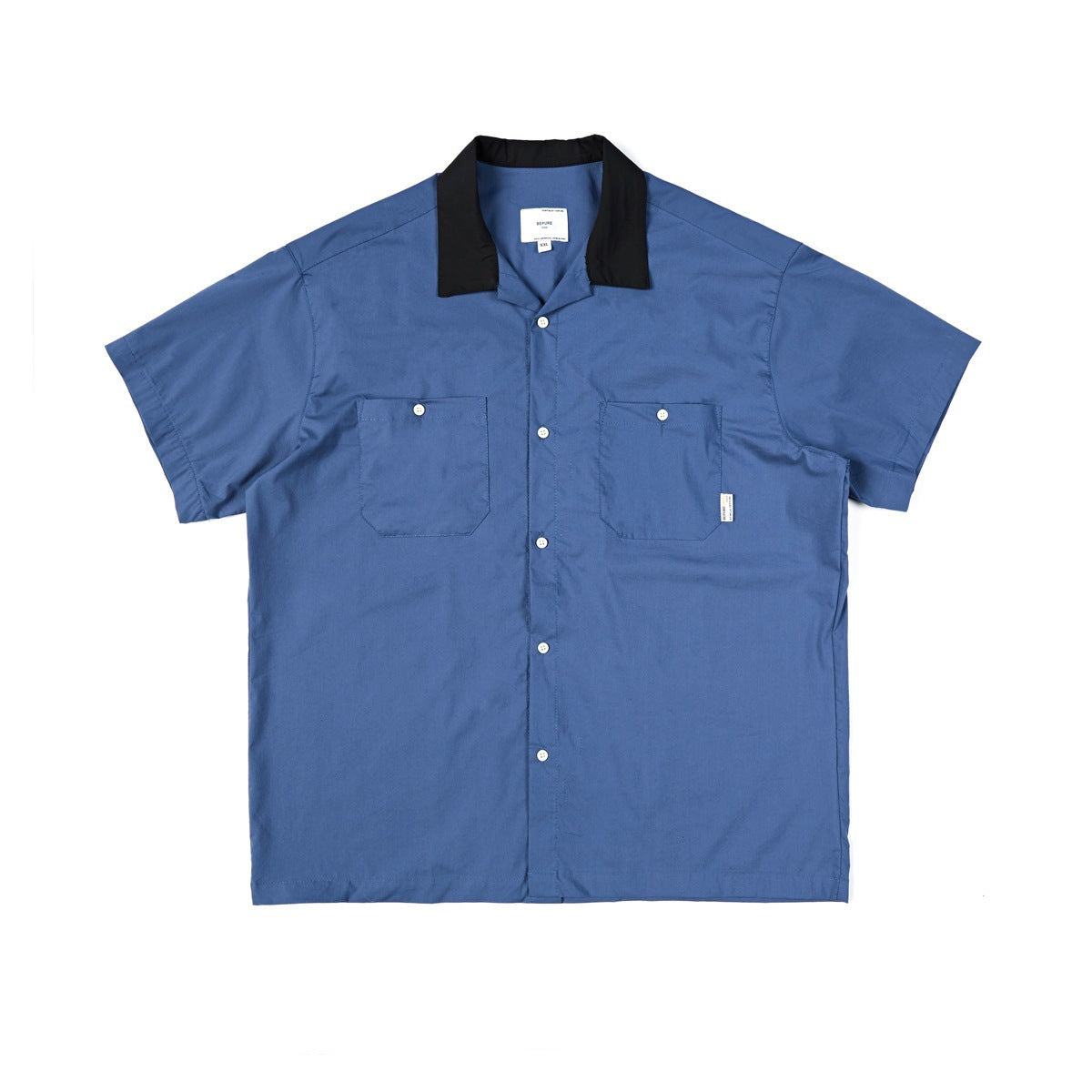Pocket color-coordinated neck short-sleeved shirt