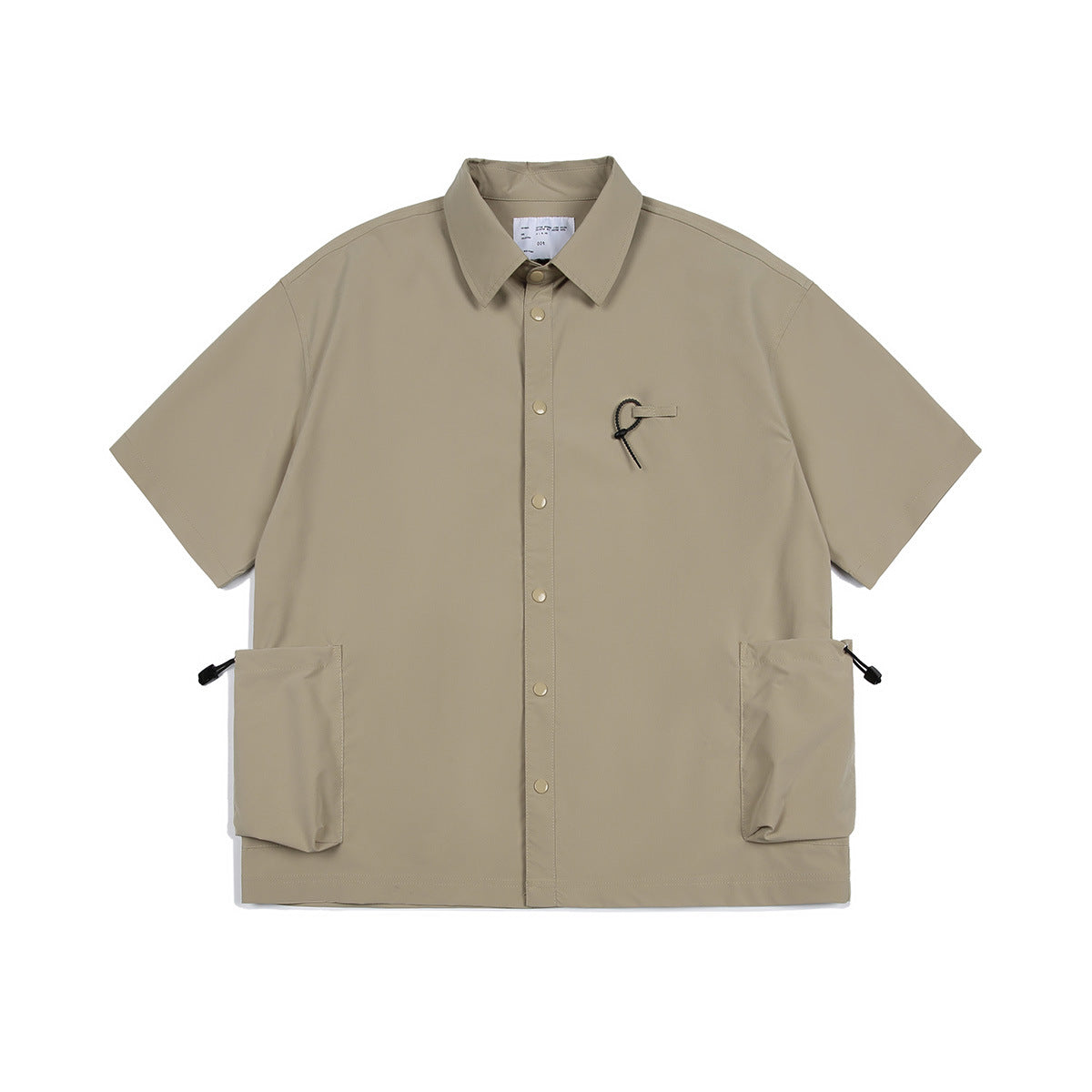 Solid color short sleeve shirt with pockets on both sides