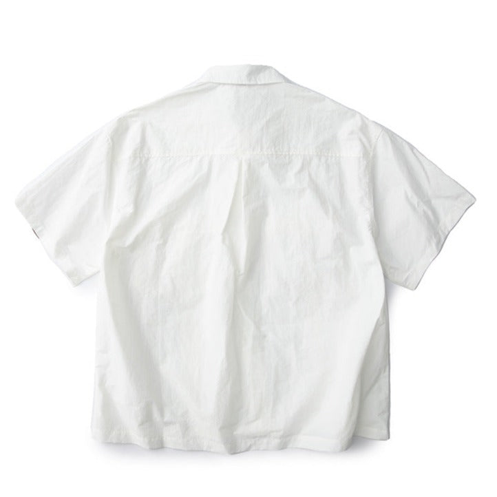 Plain short-sleeved work shirt with functional pockets