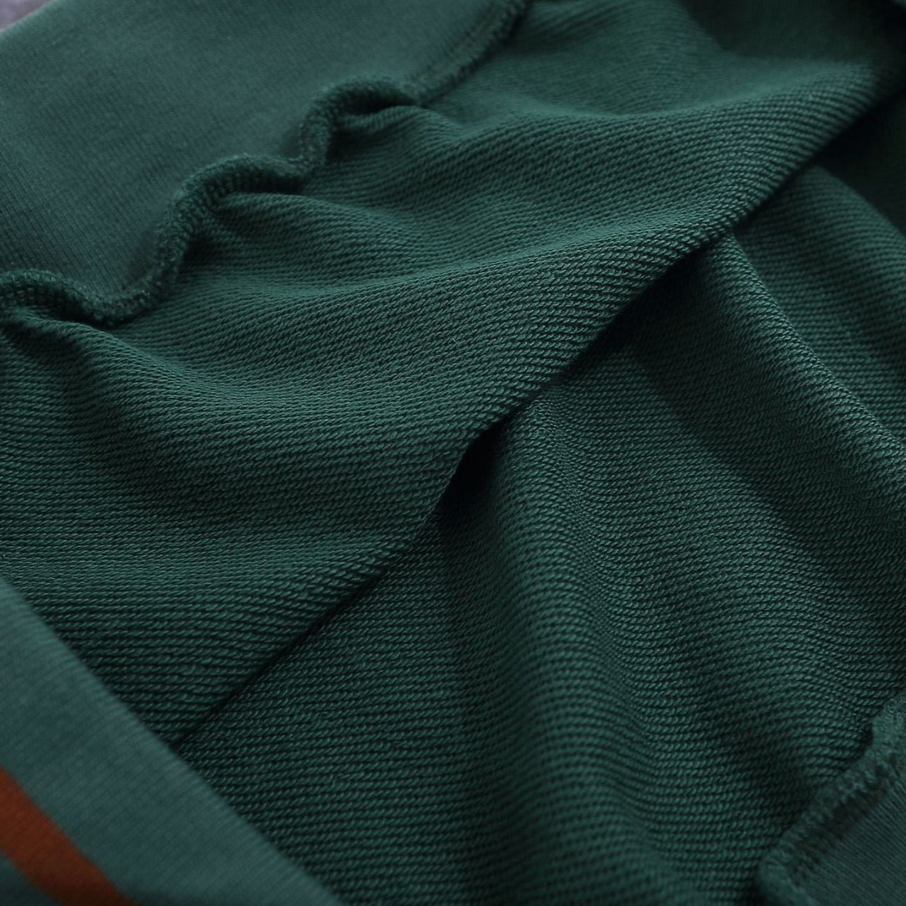 Choose from three colors! Loose-fitting printed hoodie