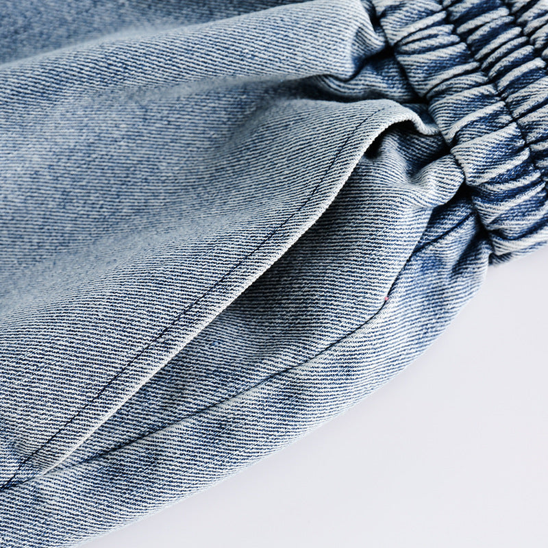 Multi-pocket distressed washed denim shorts