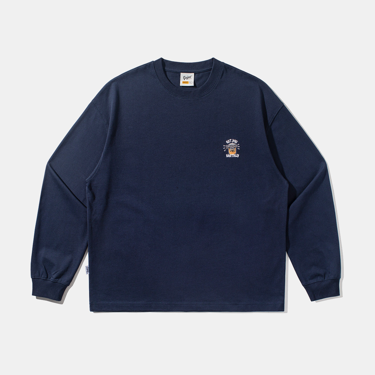 定番合わせやすい刺繍長袖Tシャツ