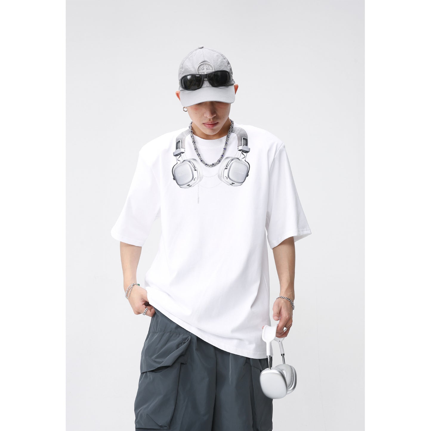 Easy-to-match earphone print short-sleeved T-shirt