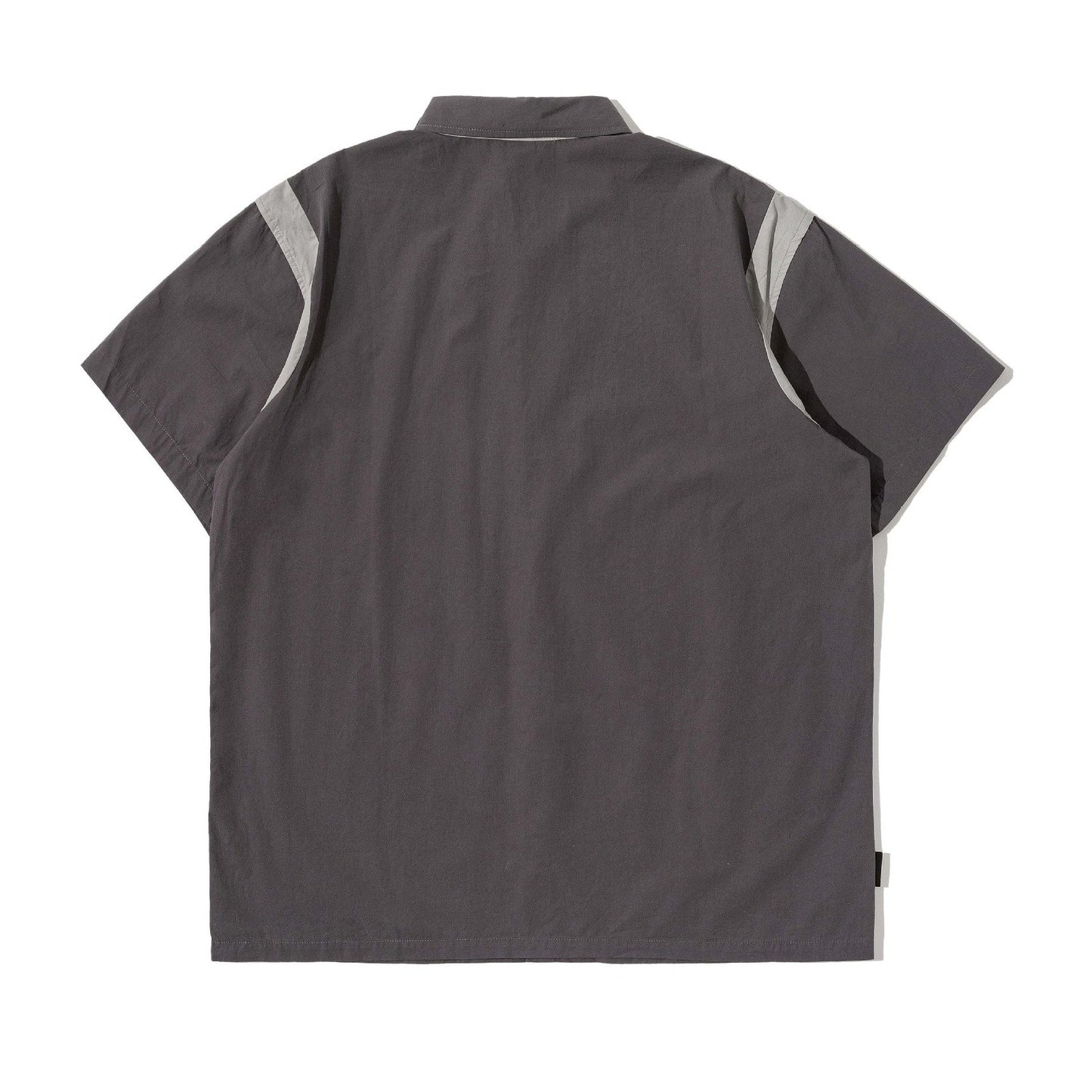 Classic short-sleeved work shirt with contrasting sleeves