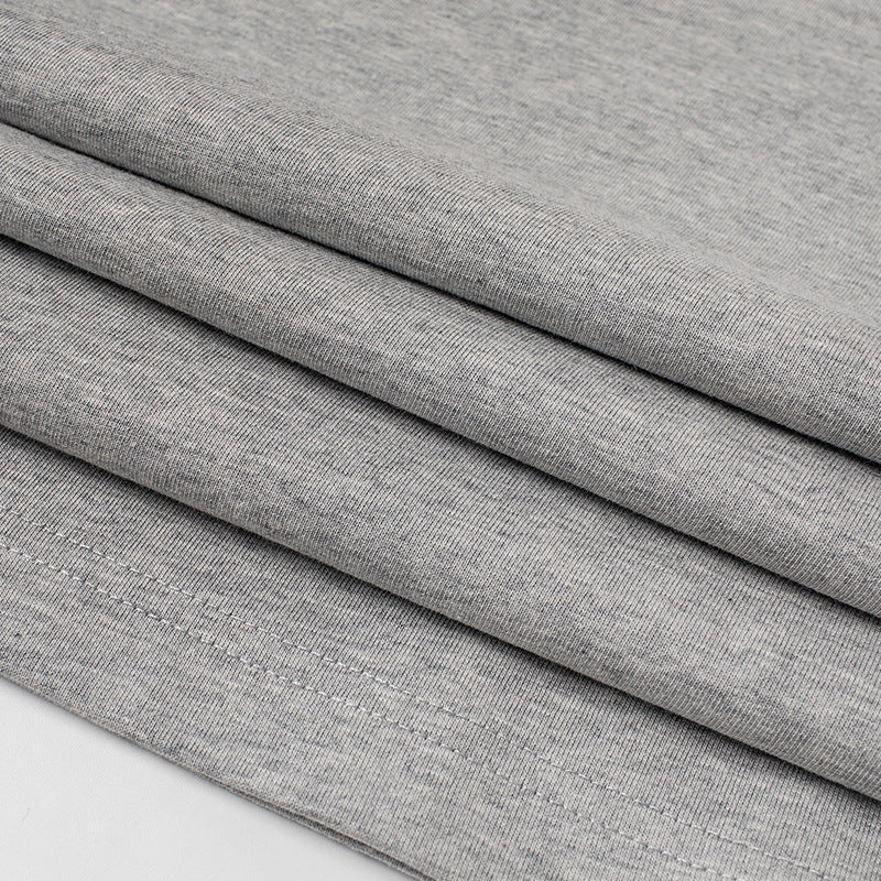 Color-coordinated embroidered raglan sleeve short-sleeved T-shirt