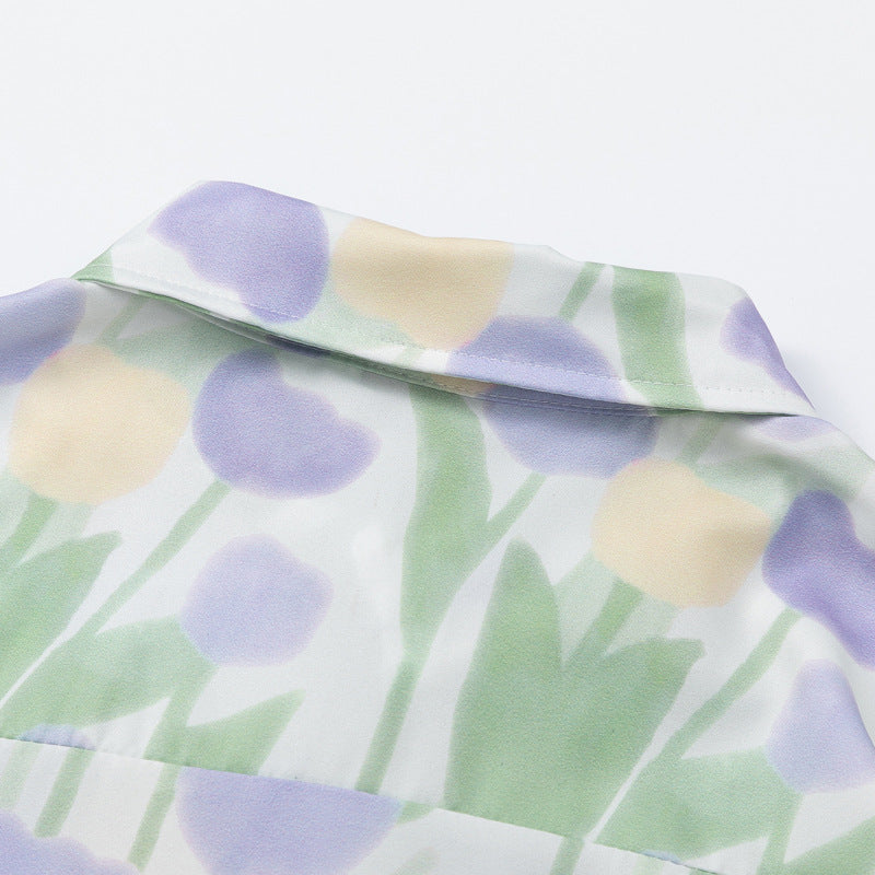 Holiday style tulip print short sleeve shirt