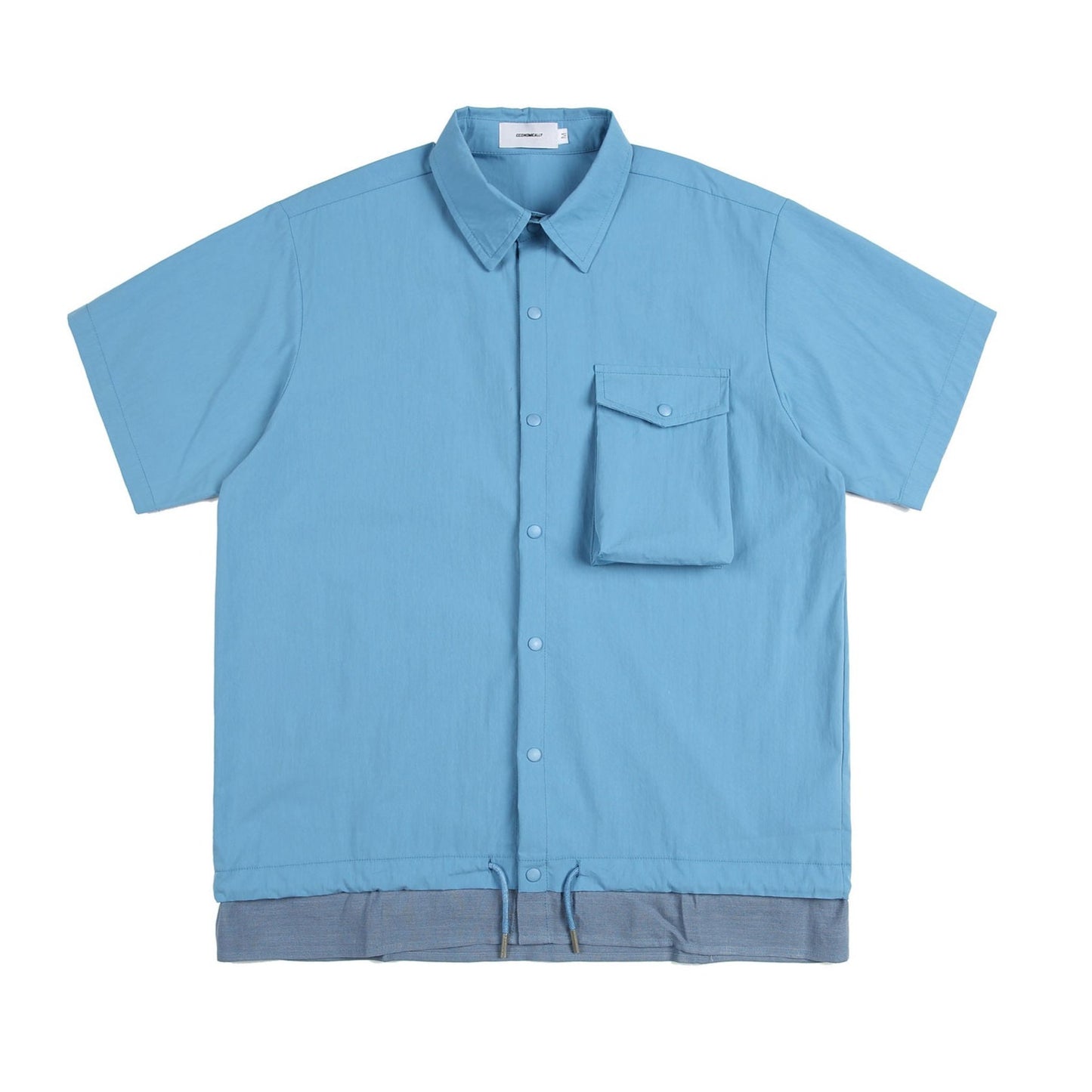 Casual short-sleeved shirt with contrasting accents