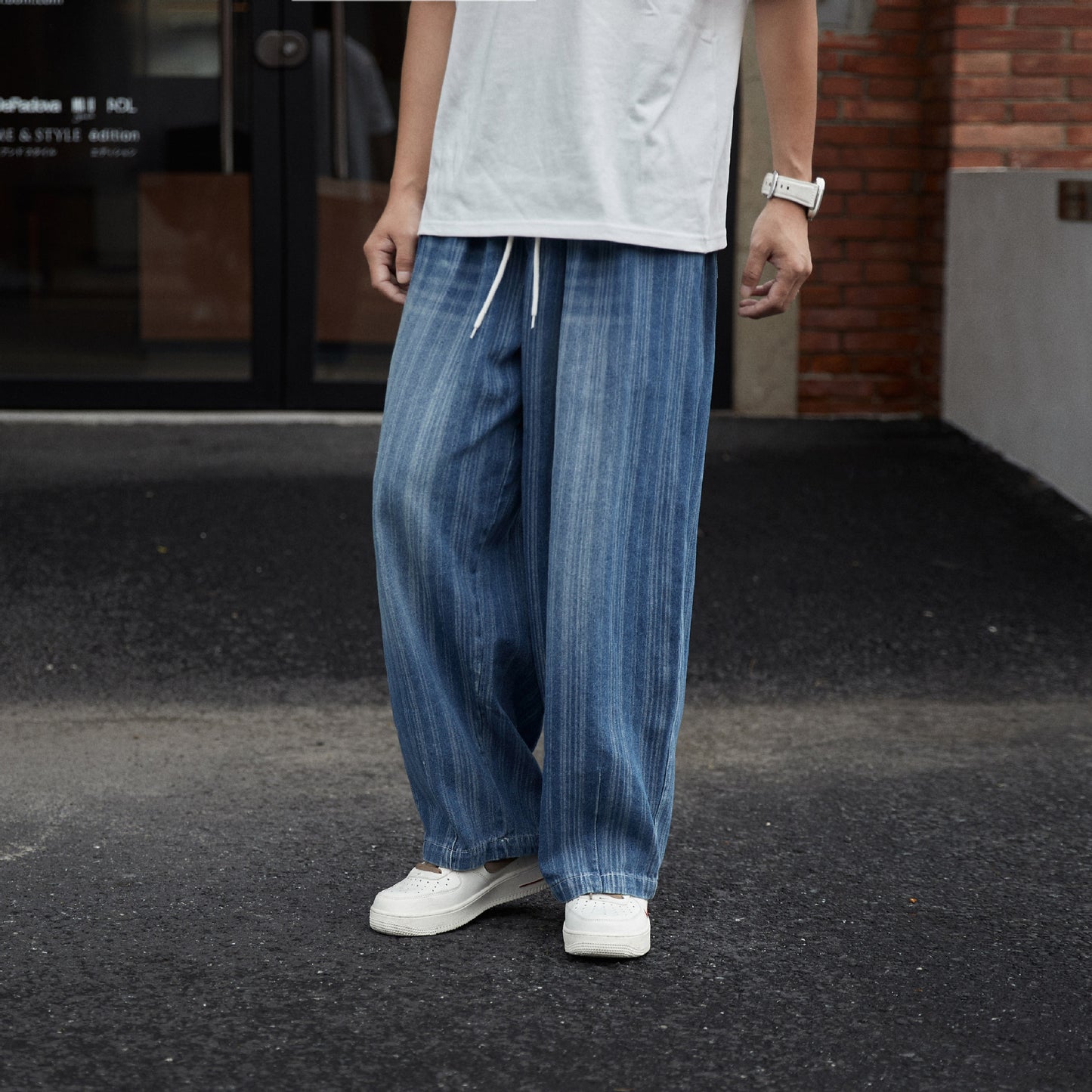 Washed Elastic Waist Straight Jeans