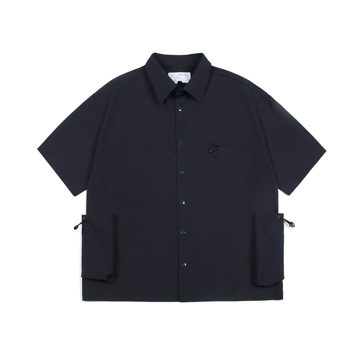 Solid color short sleeve shirt with pockets on both sides