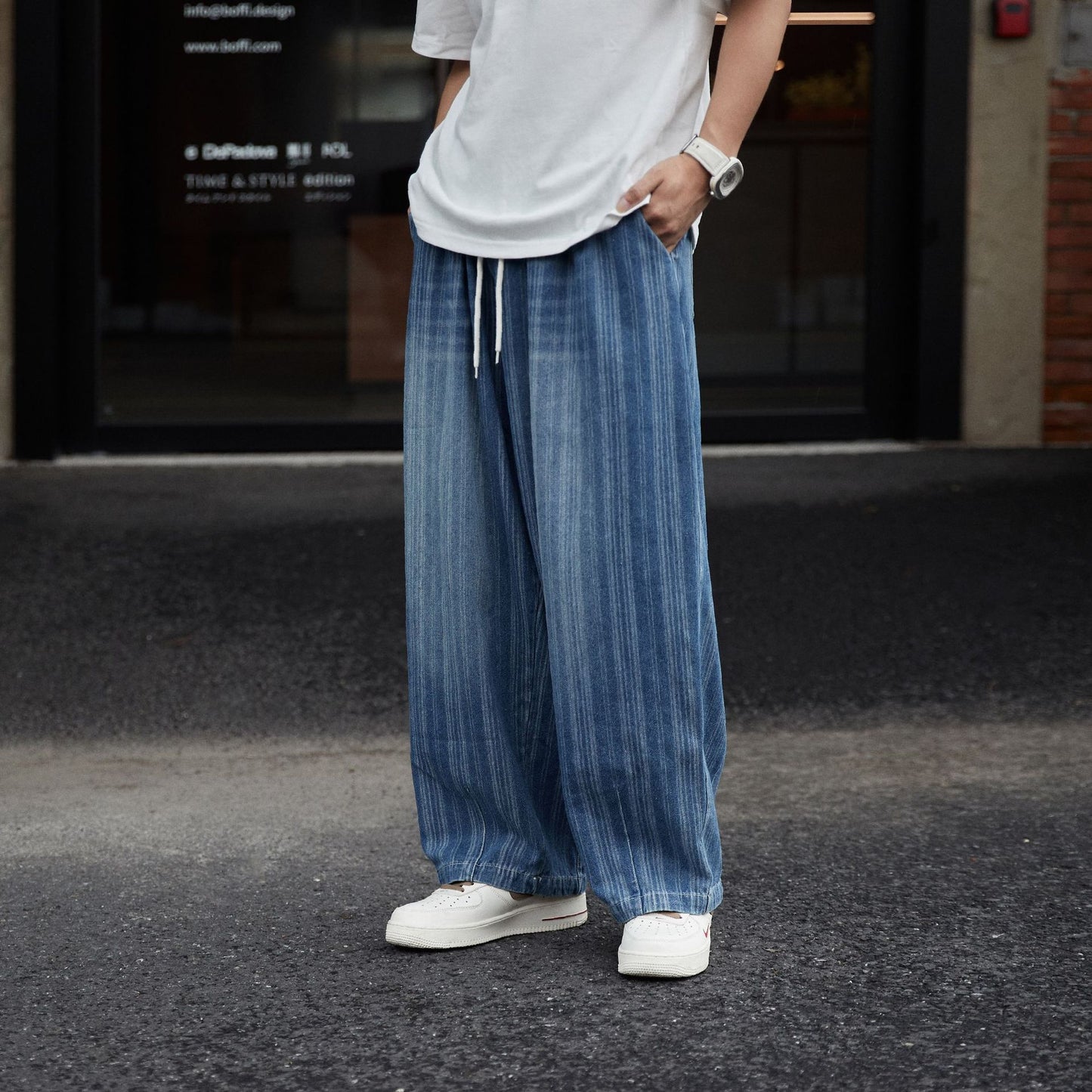 Washed Elastic Waist Straight Jeans