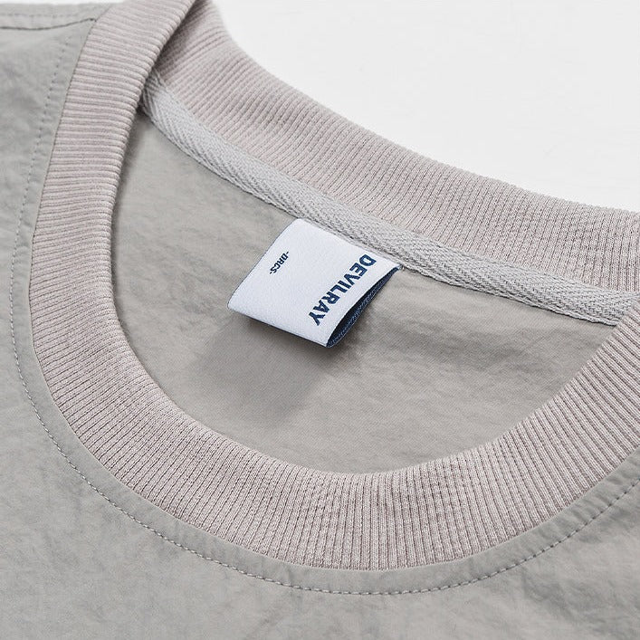 Lightweight, water-repellent, 3D pocket functional T-shirt