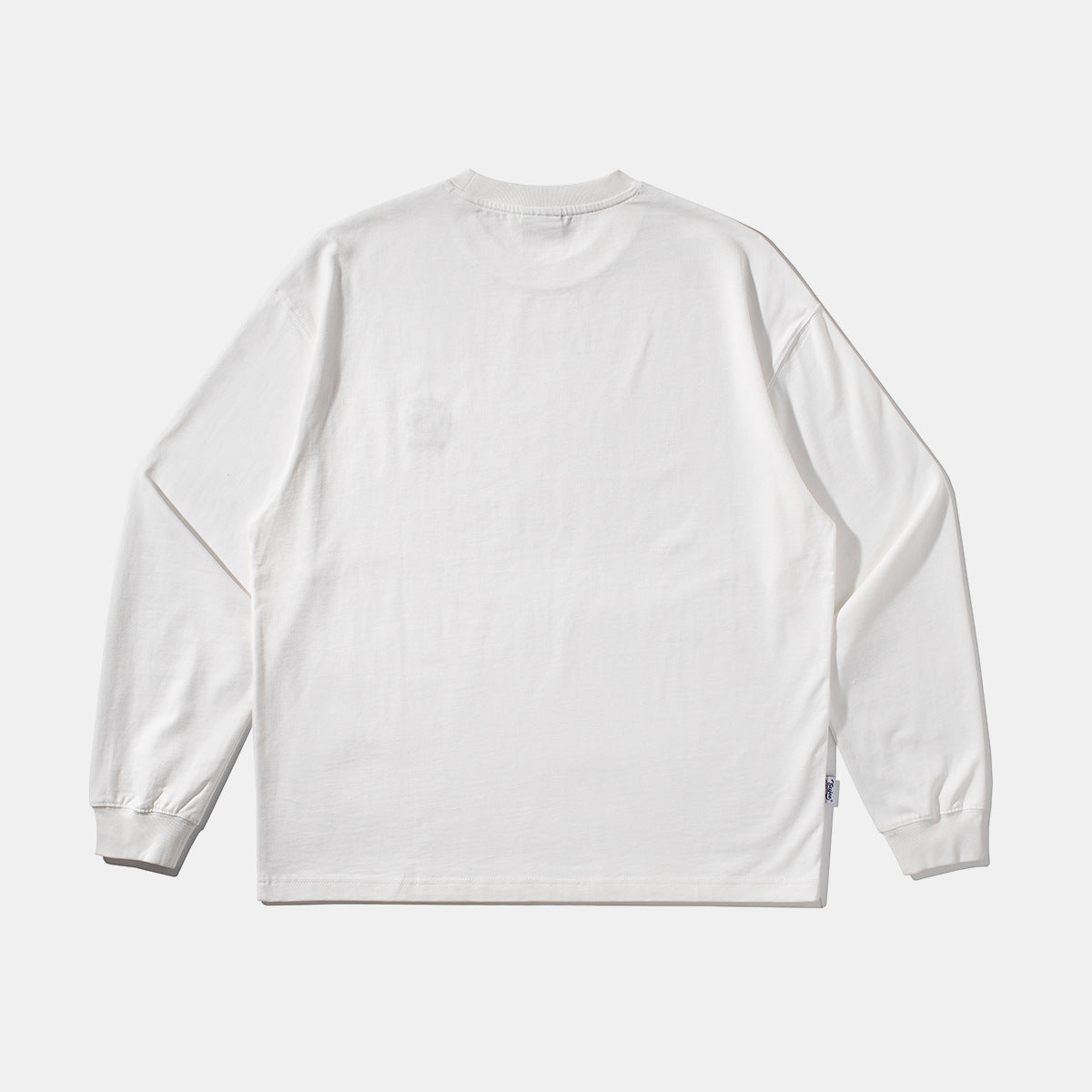 定番合わせやすい刺繍長袖Tシャツ