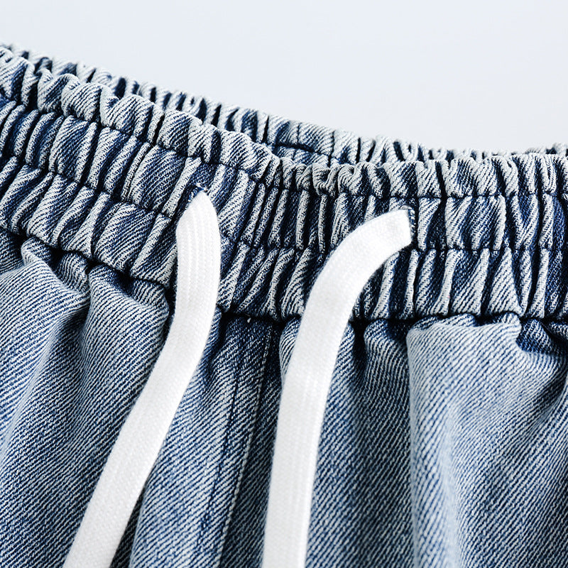 Multi-pocket distressed washed denim shorts