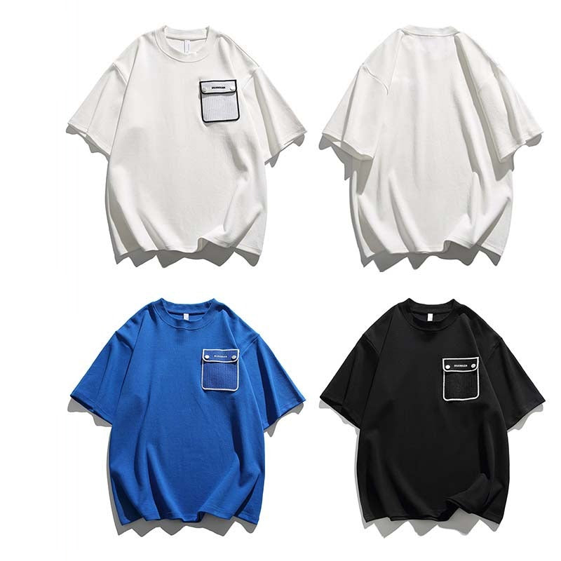 Simple short-sleeved T-shirt with color-coordinated pockets