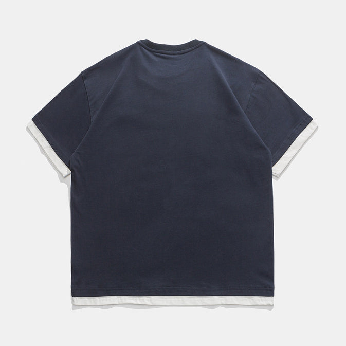 Choose from three colors. Simple color combination. Easy to match short-sleeved T-shirt.