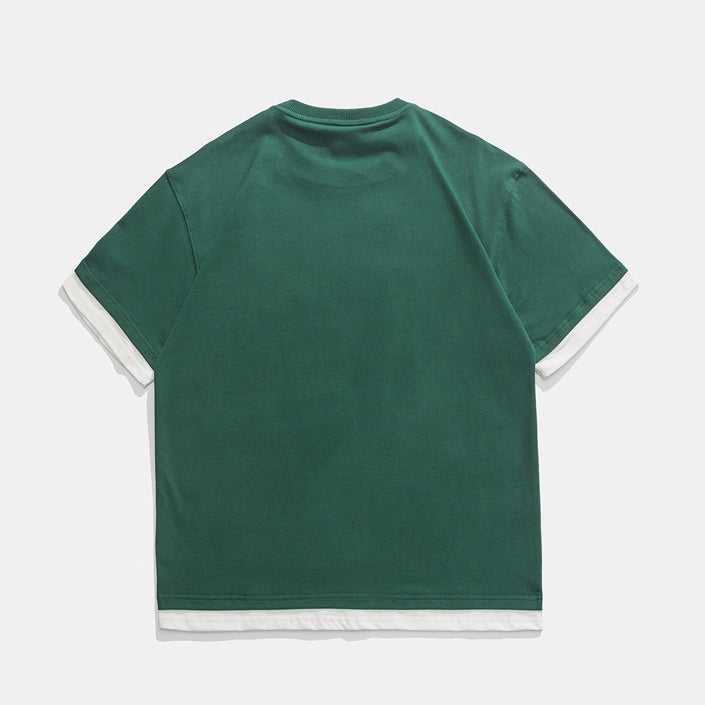 Choose from three colors. Simple color combination. Easy to match short-sleeved T-shirt.