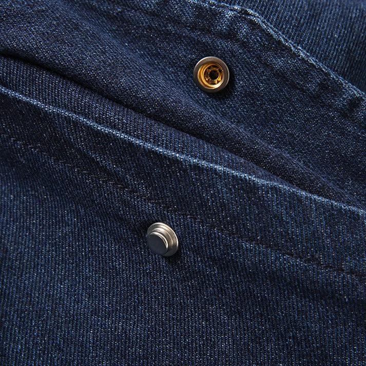 Three-dimensional pocket color scheme switching denim jacket