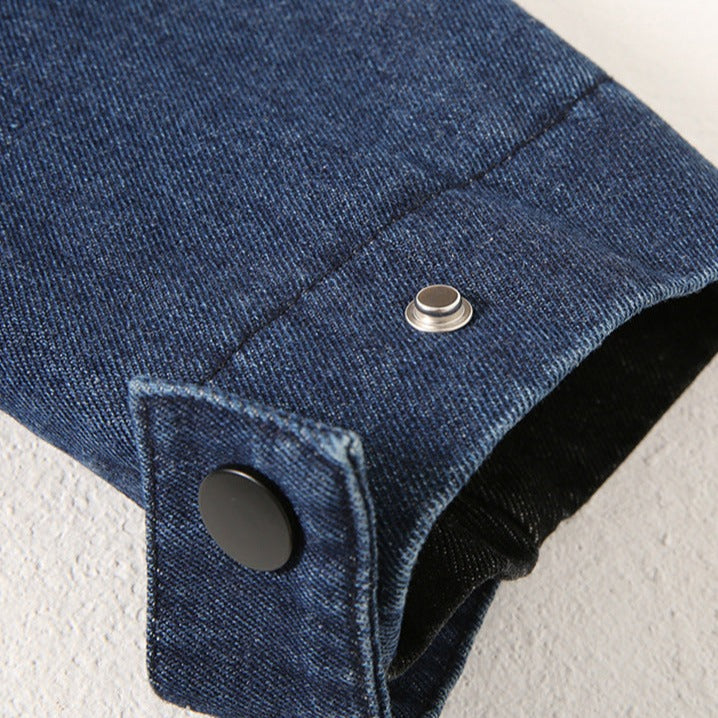 Three-dimensional pocket color scheme switching denim jacket