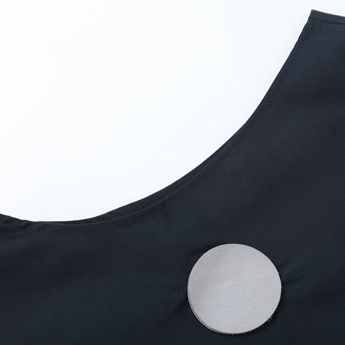 Three-dimensional pocket work vest with Velcro badge