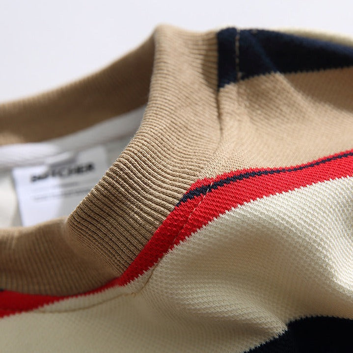 Multi-border sweatshirt with three-dimensional pocket