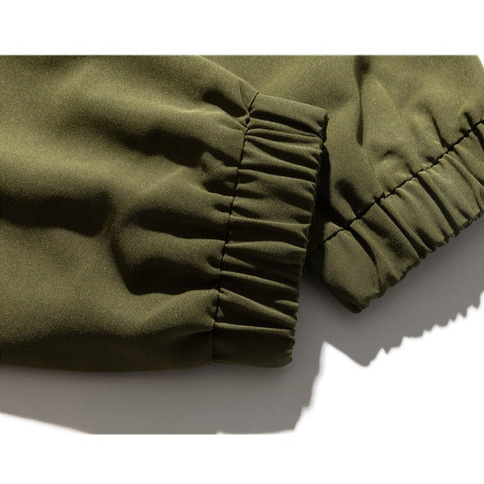 Crewneck sweatshirt with three-dimensional pocket