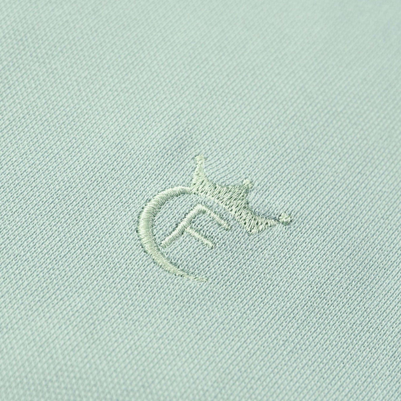 4 colors to choose from Basic polo shirt with embroidery