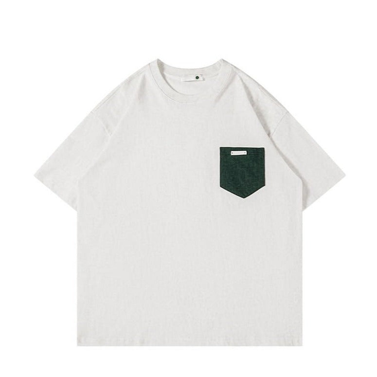Simple short-sleeved T-shirt with color-coordinated pockets