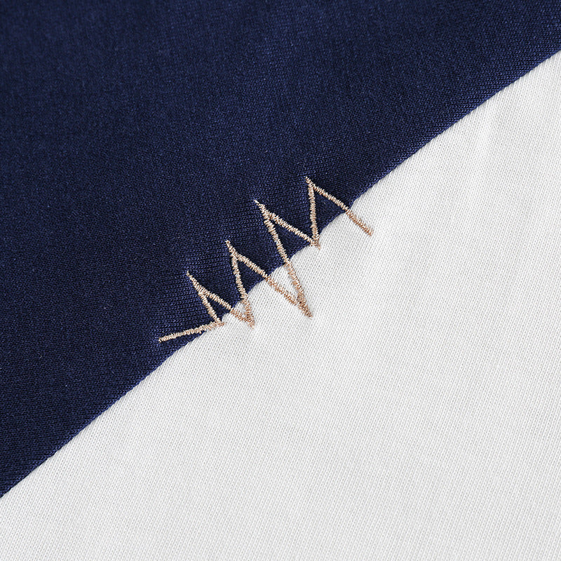 Color-coordinated short-sleeved T-shirt with pocket